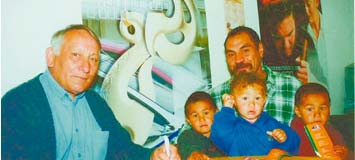 He Korowai Trust working with a family