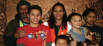 Māori family